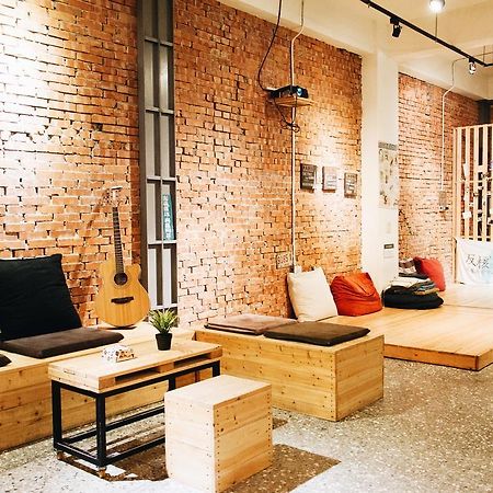 62巷背包客棧 Lane62 Hostel Longjing Bagian luar foto