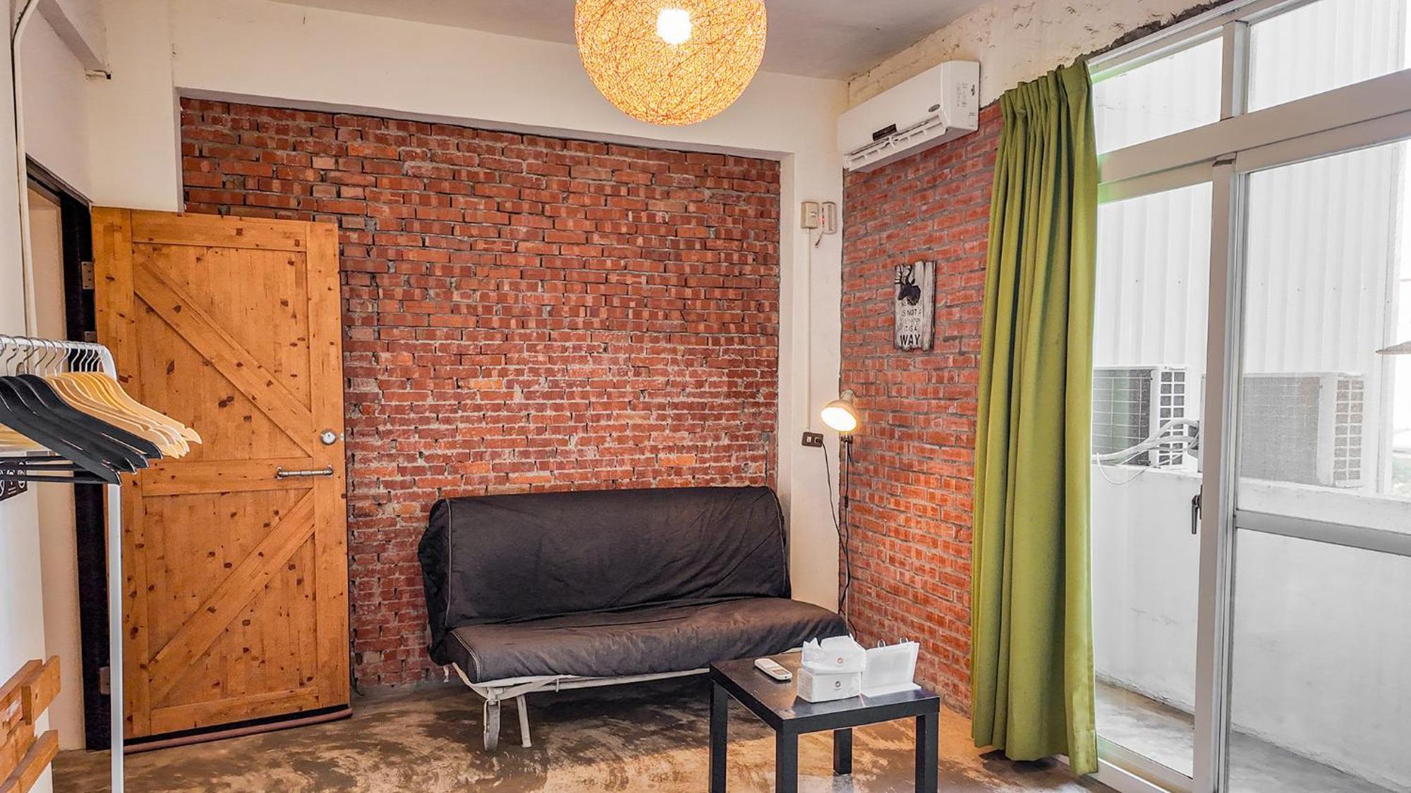 62巷背包客棧 Lane62 Hostel Longjing Bagian luar foto