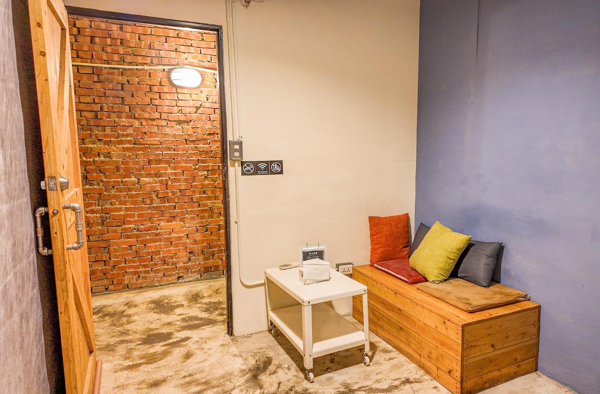 62巷背包客棧 Lane62 Hostel Longjing Bagian luar foto