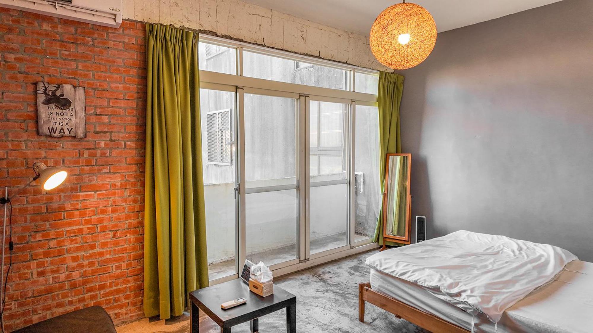 62巷背包客棧 Lane62 Hostel Longjing Bagian luar foto