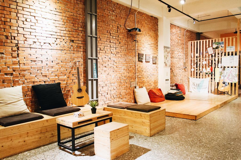 62巷背包客棧 Lane62 Hostel Longjing Bagian luar foto