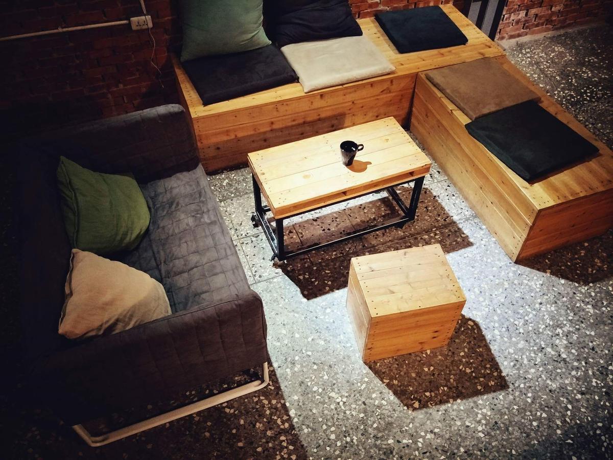 62巷背包客棧 Lane62 Hostel Longjing Bagian luar foto