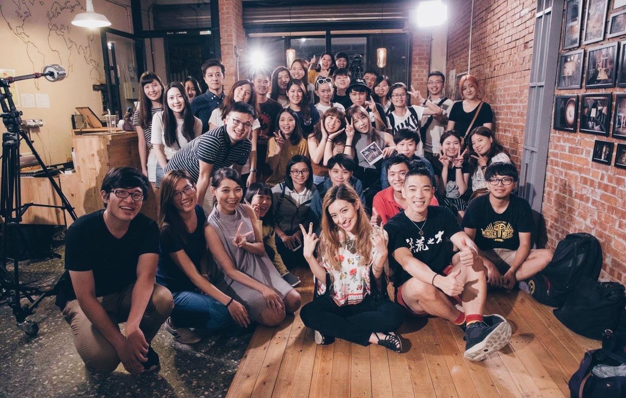 62巷背包客棧 Lane62 Hostel Longjing Bagian luar foto