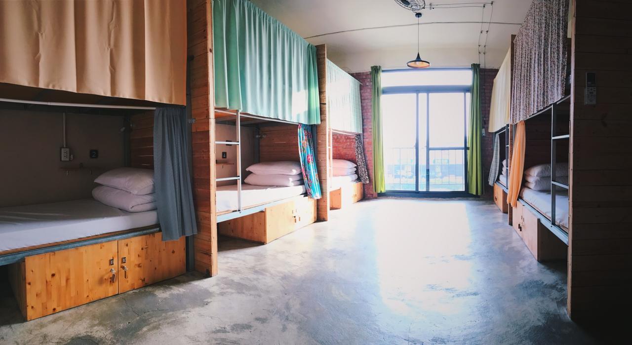 62巷背包客棧 Lane62 Hostel Longjing Bagian luar foto