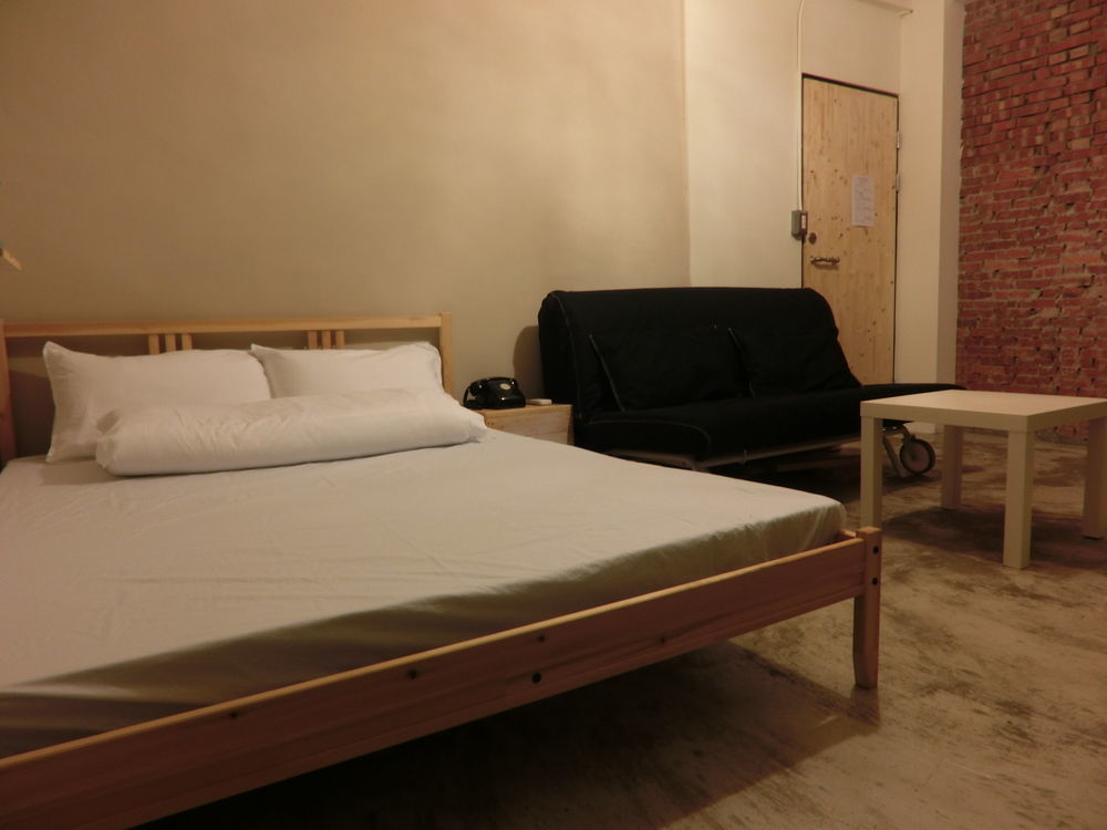 62巷背包客棧 Lane62 Hostel Longjing Bagian luar foto
