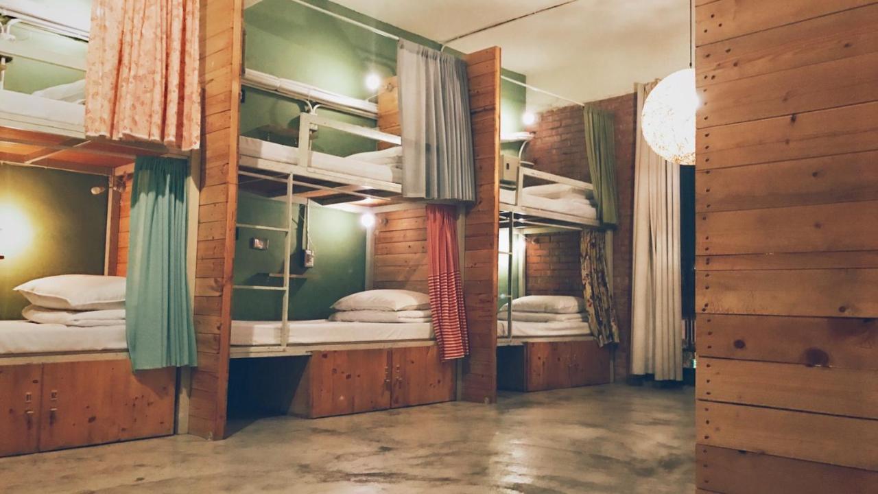 62巷背包客棧 Lane62 Hostel Longjing Bagian luar foto