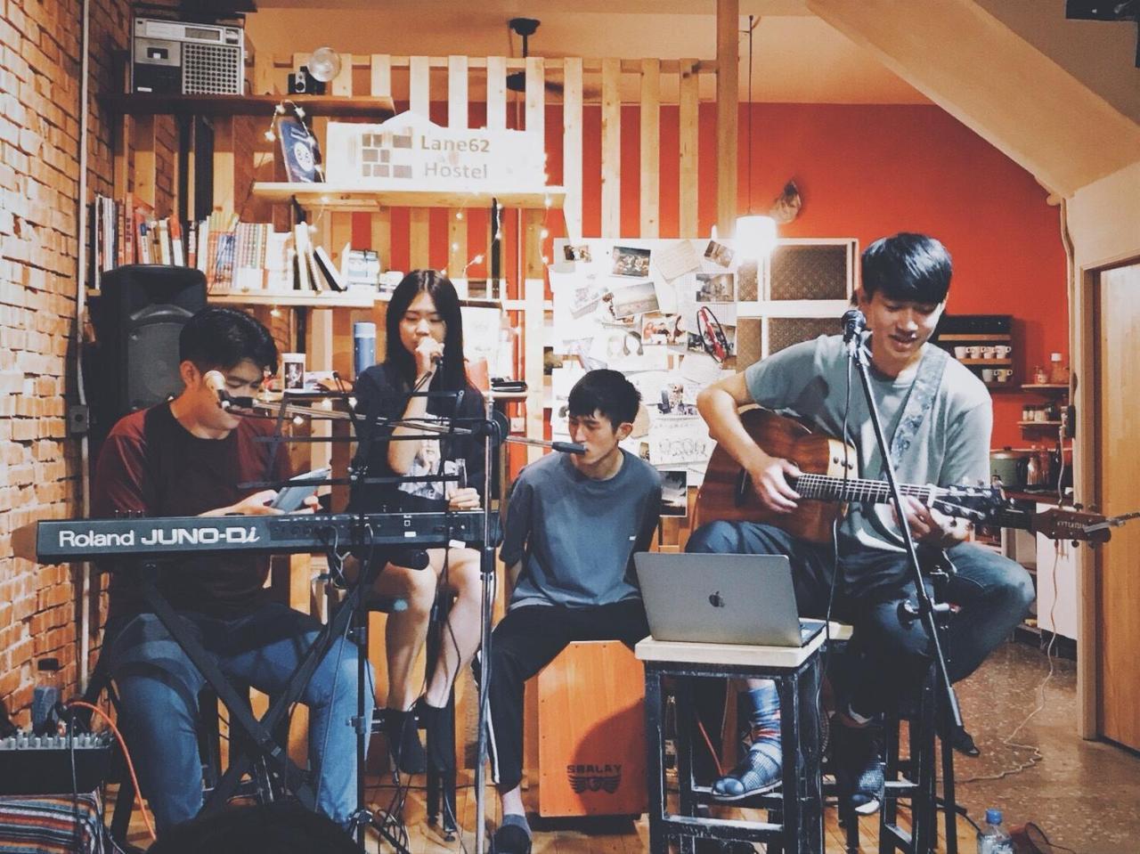 62巷背包客棧 Lane62 Hostel Longjing Bagian luar foto