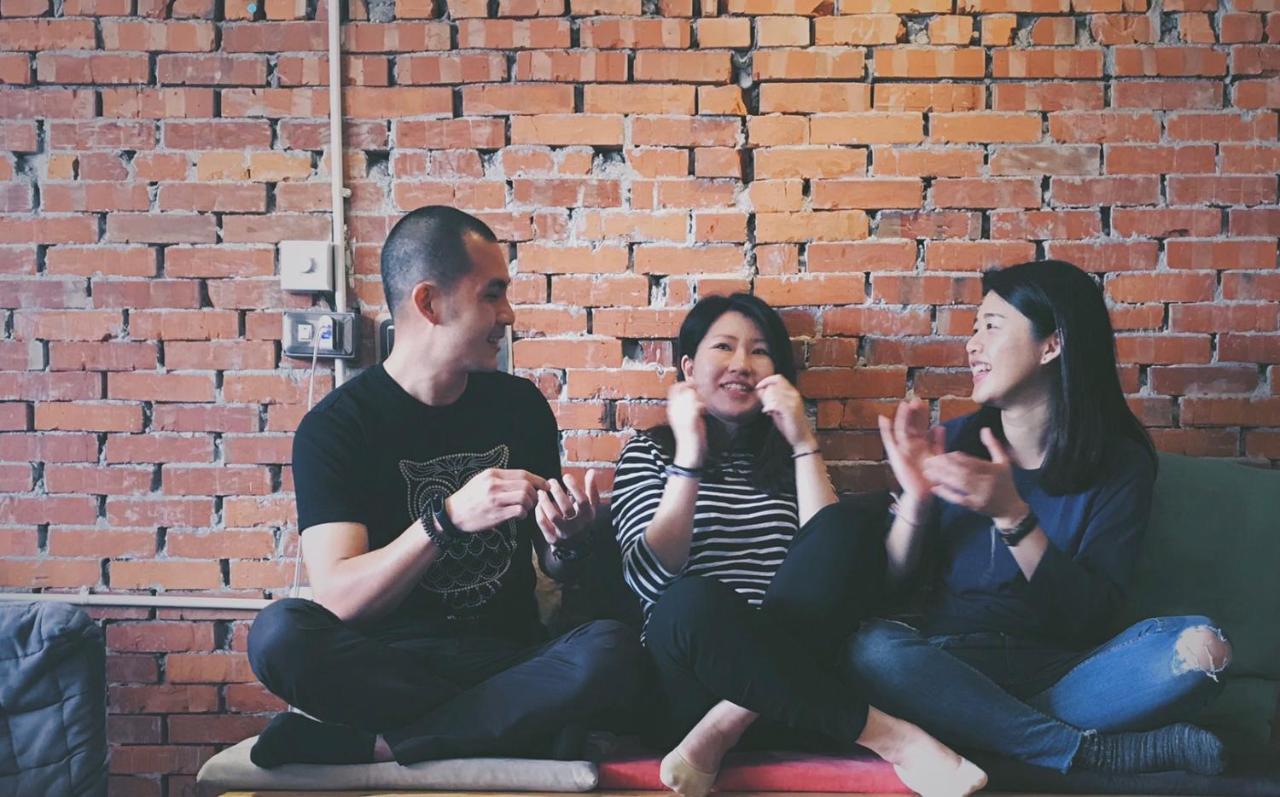 62巷背包客棧 Lane62 Hostel Longjing Bagian luar foto